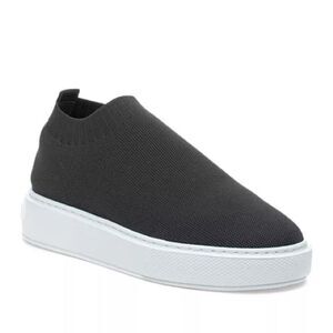 JSLIDES Daphnie Slip On Sneaker in Black Size 8 B53